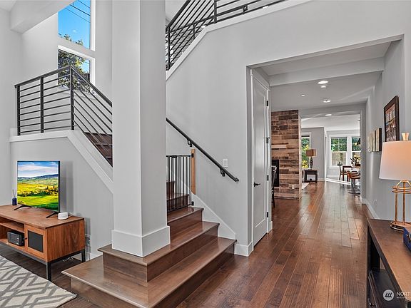 3rd image of 17245 NE 112th Way