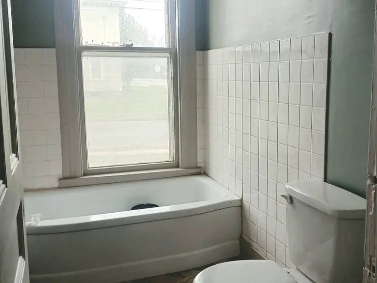 301 Roberts St #1 — Photo 5