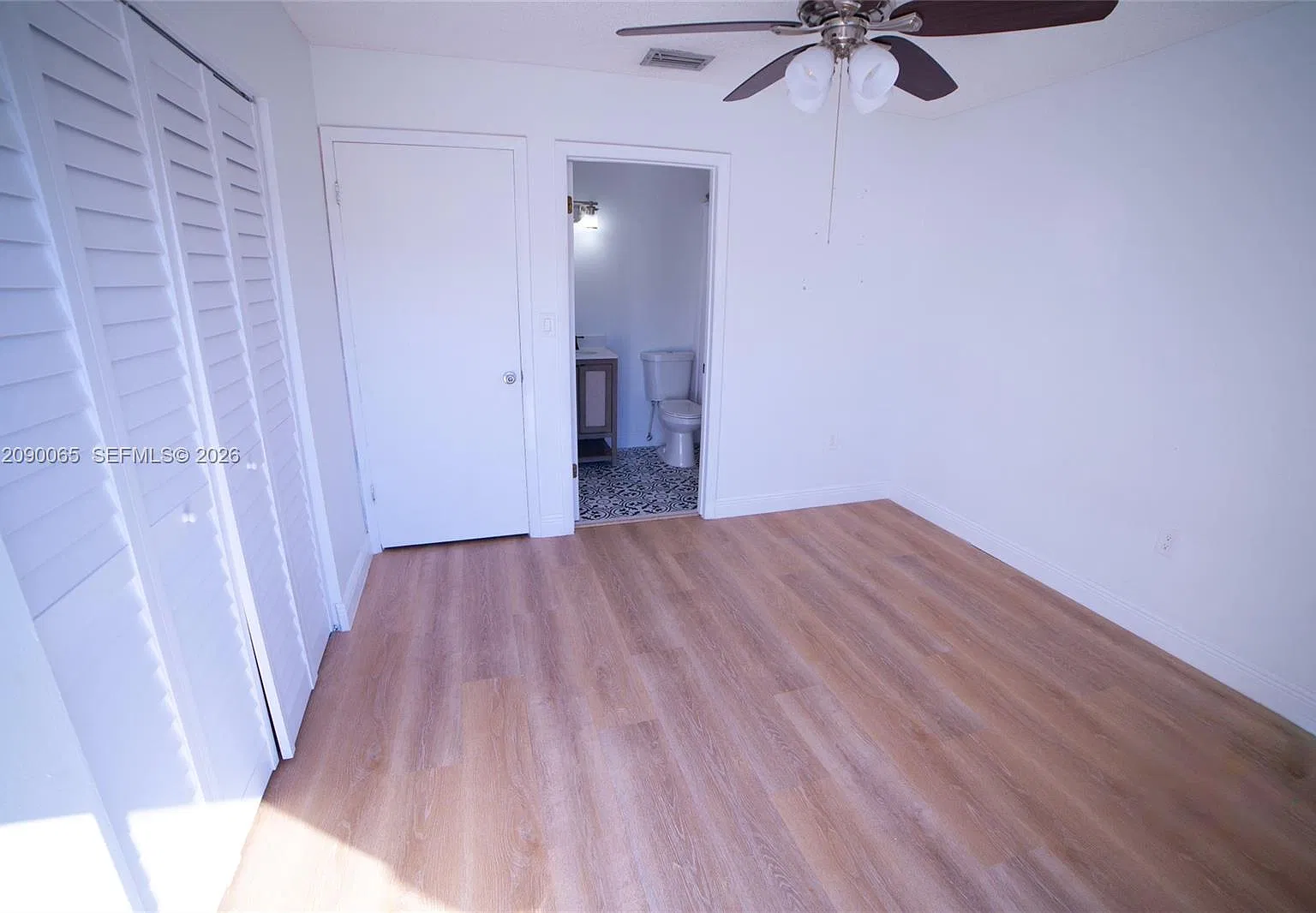 2 bed, 1200 sqft, $2,400 — Photo 1
