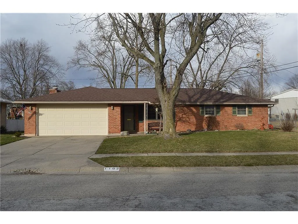 1103 Langdale Ave photo 1