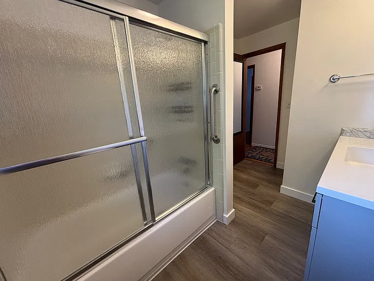 210 Corcoran Ln — Photo 5