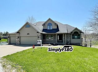 1413 Lakeview Ct, Sherrard, IL 61281