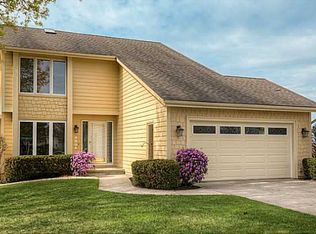 8804 Alice Ave, Clive, IA 50325