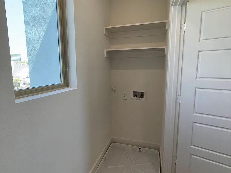 5632-5634 Mesa Cir — Photo 15