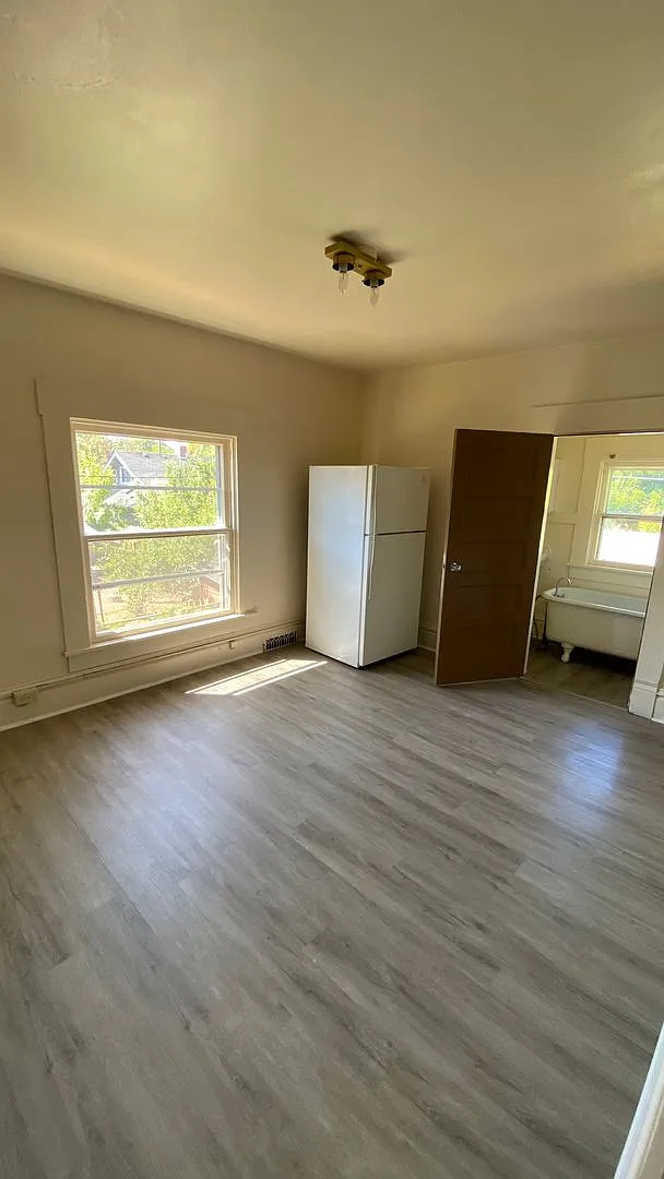 1654 Lincoln Street — Photo 3