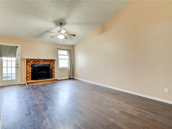 2nd image of 900 Raton Ct
