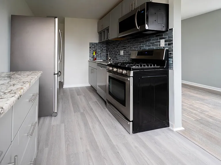 357 Holland St — Photo 14