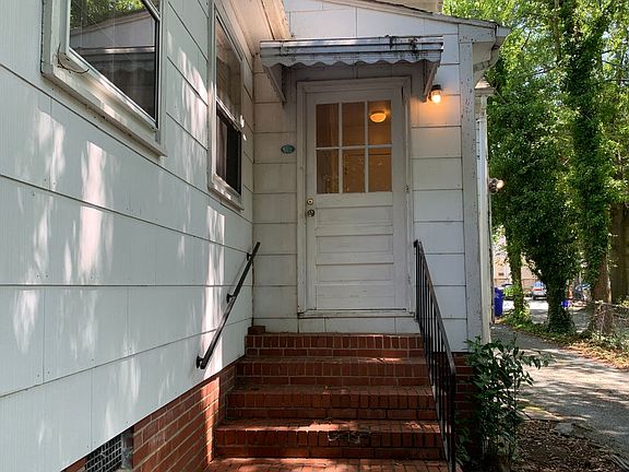 2nd image of 119 North St #B