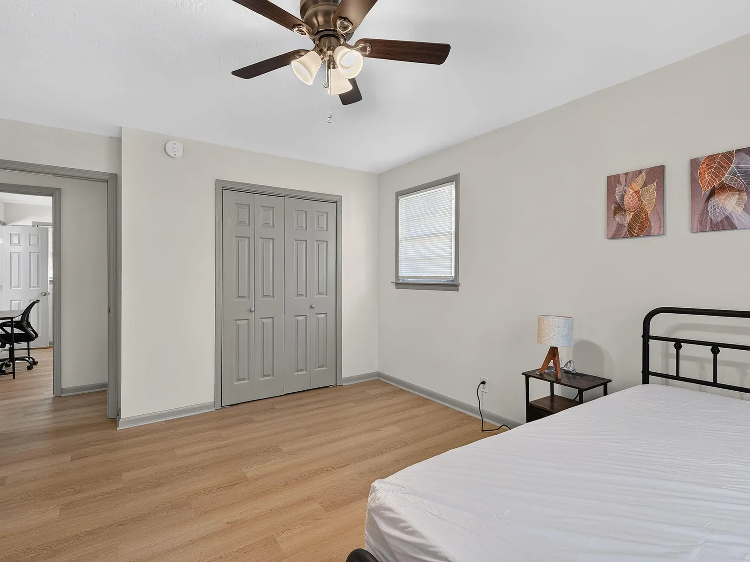 4 bed, 2.5 bath, 1672 sqft, $724 — Photo 2