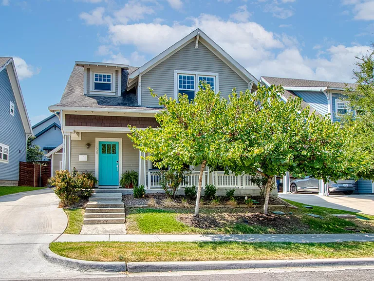 1638 Kings Hwy — Photo 1