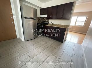 4920 Mulford St APT 3N, Skokie, IL 60077