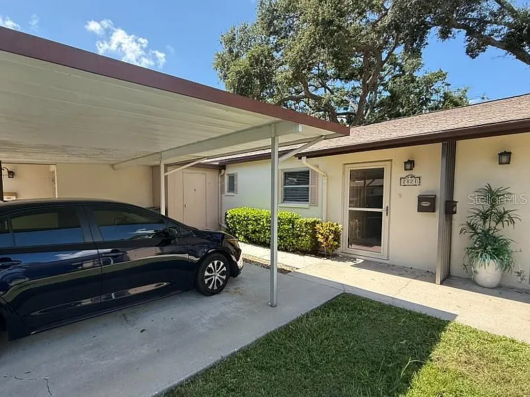 2821 Swifton Dr #10 — Photo 2