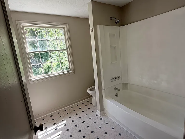 409 S Chestnut St — Photo 23