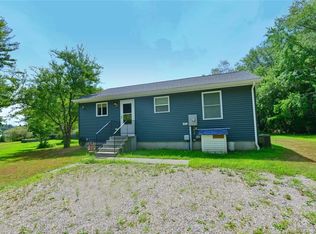 14 Pequot Trl, Voluntown, CT 06384