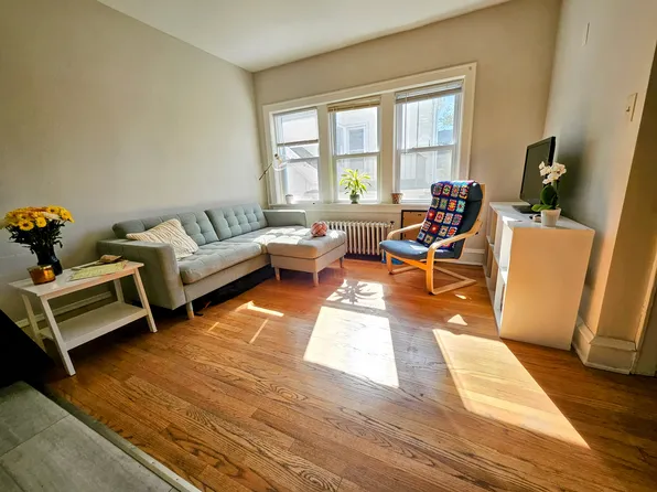 1027 E Center St, Milwaukee, WI 53212