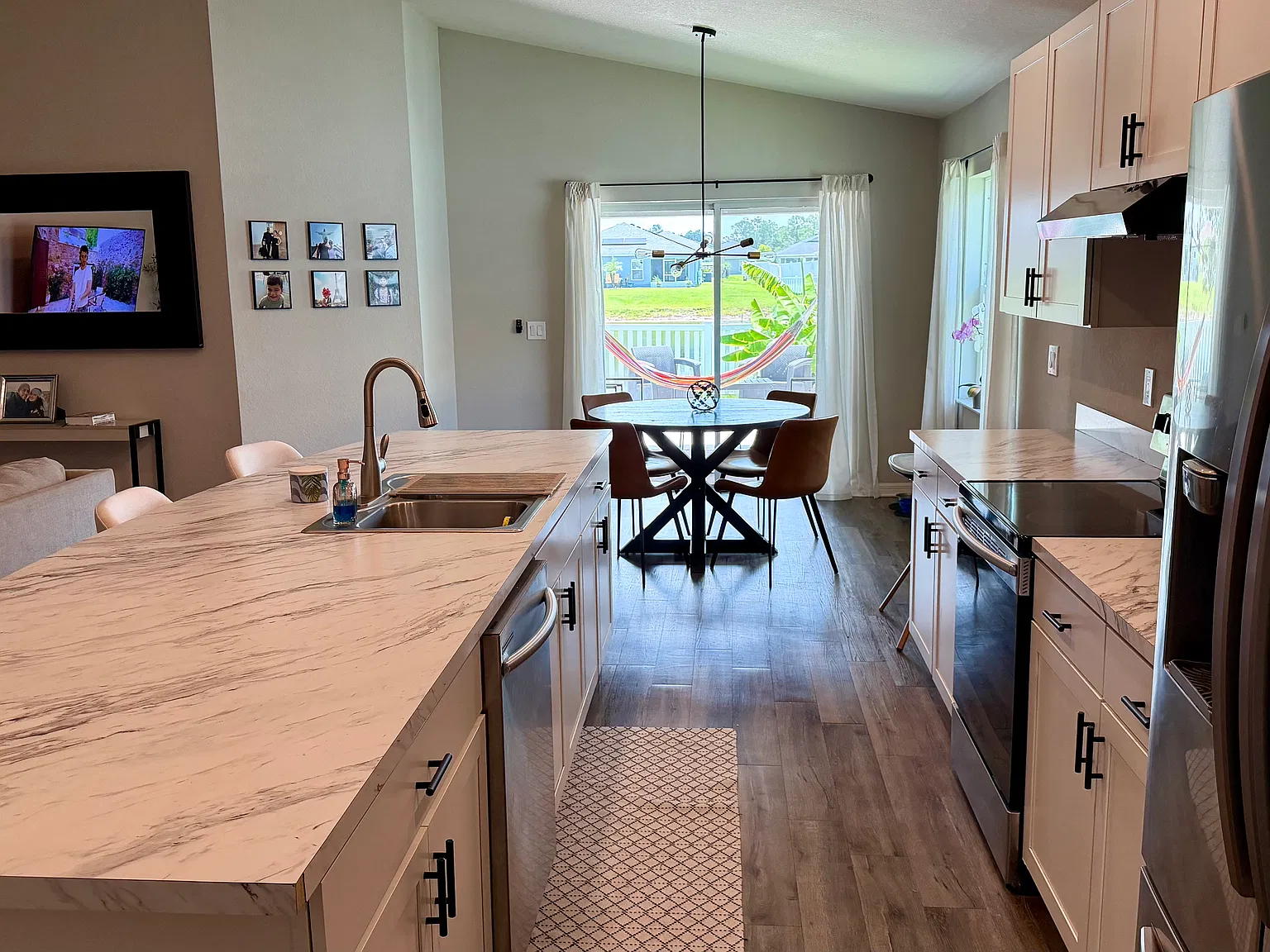 4 bed, 1711 sqft, $2,450 — Photo 4