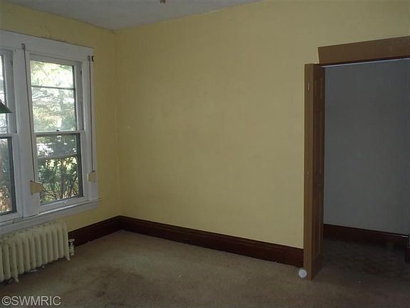 4th image of 1452 Bridge St NW
