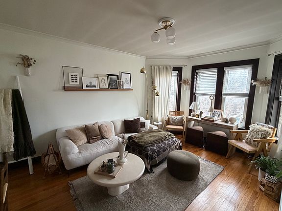 2nd image of 4347 N Keeler Ave APT 3E