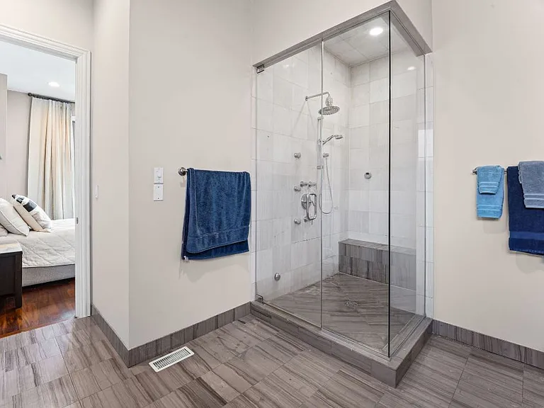 831 N Paulina St #2E — Photo 19