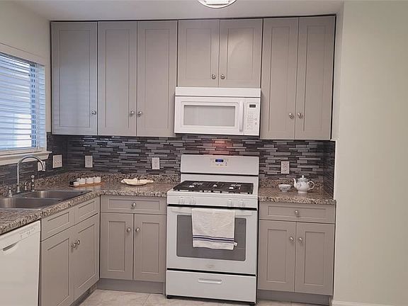 5th image of 26872 Wellington Ct