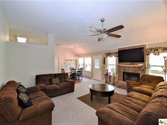 4th image of 1102 Lambrusco Dr
