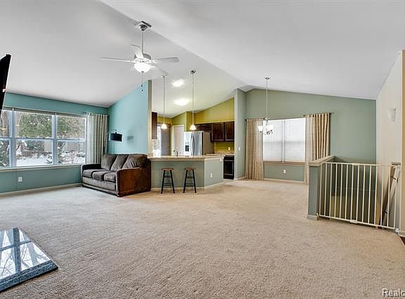 5th image of 1092 Paddock Dr Unit 80-1