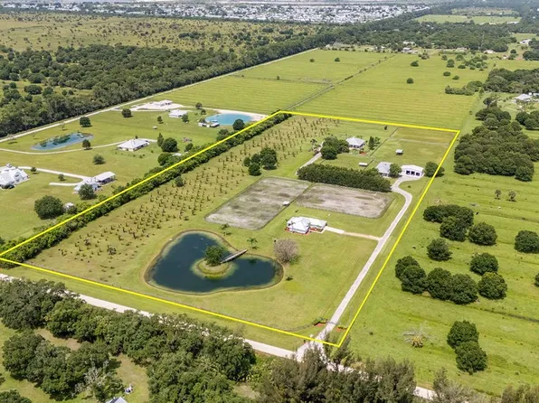 2301 & 2305 58th Ave SW, Vero Beach, FL 32968