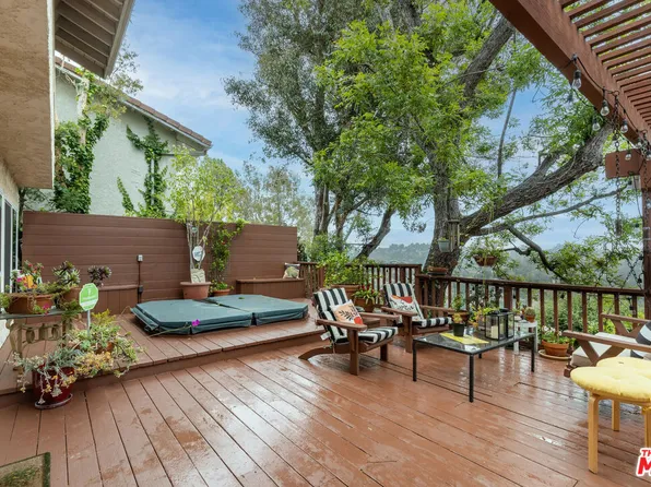 10136 Hollow Glen Cir, Los Angeles, CA 90077