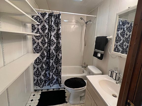 3rd image of 15954 Parsons Ln #7