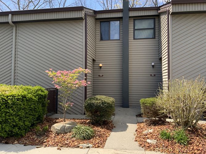 1st image of 6 Lakeshore Ct Unit 95