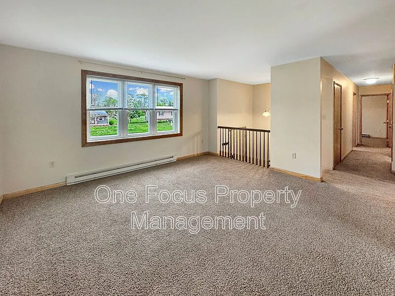 4 bed, 3.0 bath, 1852 sqft, $1,595 — Photo 4