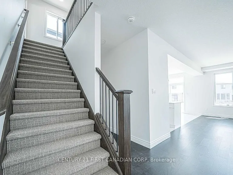 201 Roy McDonald Dr #UPPER — Photo 6