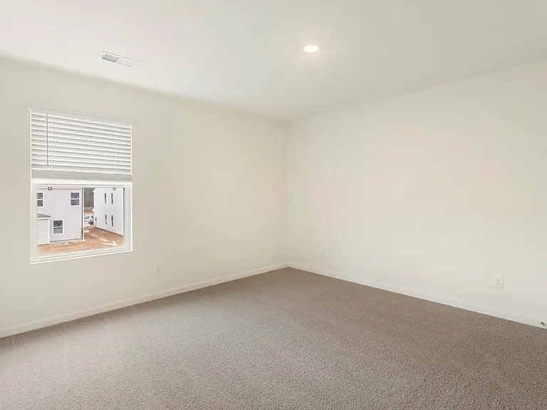 293 Quarter St — Photo 10