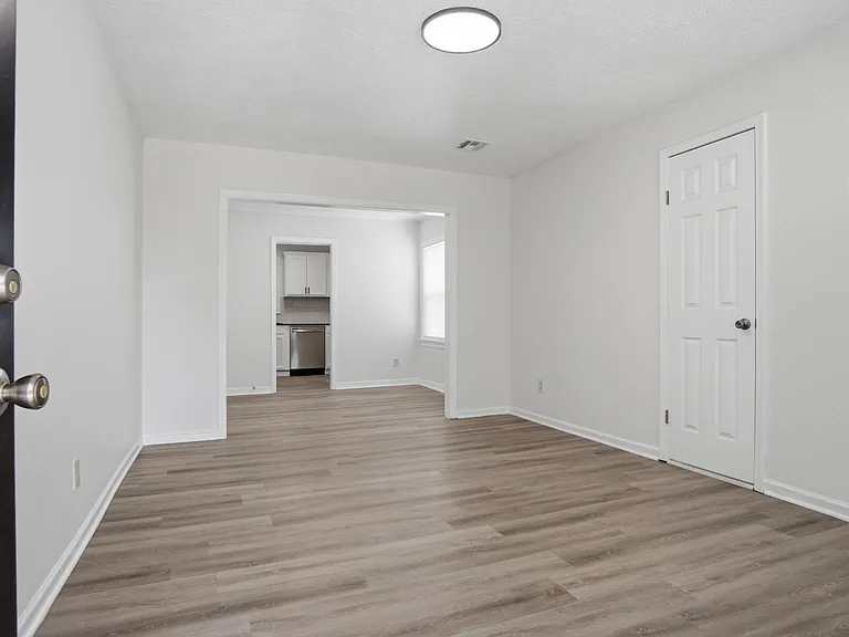 1237 Staton Dr — Photo 7