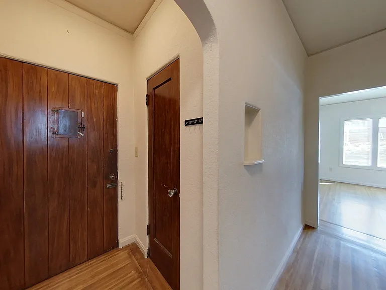 2030 Dwight Way — Photo 33