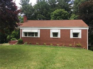 28 Wilshire Dr, Asheville, NC 28806