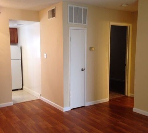 2nd image of 2212 V St APT 01