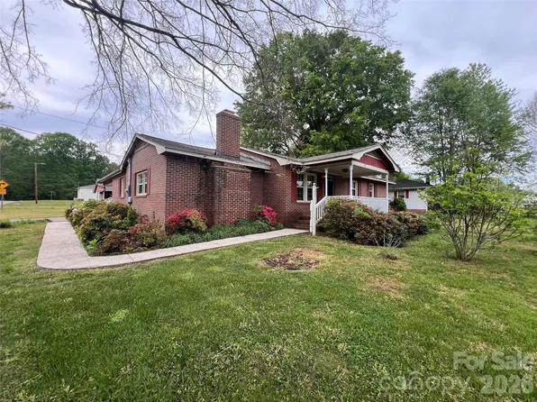 400 Stroupe St, Mount Holly, NC 28120