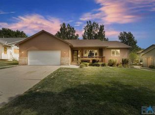4904 E 4th St, Sioux Falls, SD 57110