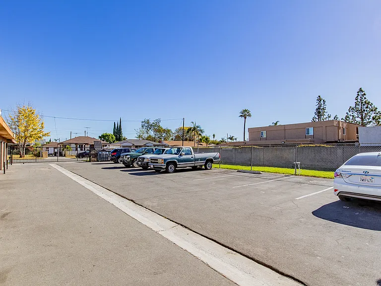 Buena Casa Apartments — Photo 21