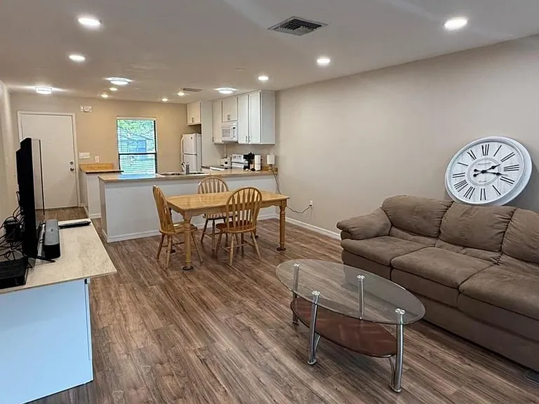 2130 Bancroft Pl #B — Photo 10