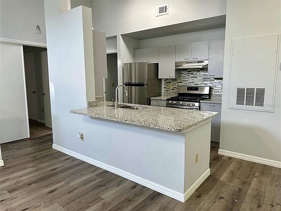 4th image of 1606 Columbia Arms Cir Unit 223