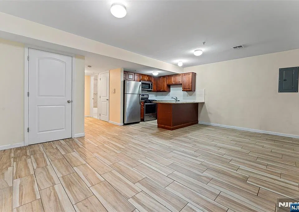 453-455 Washington St #1