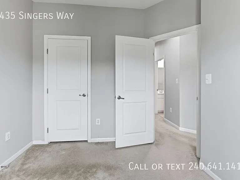 7435 Singers Way — Photo 14