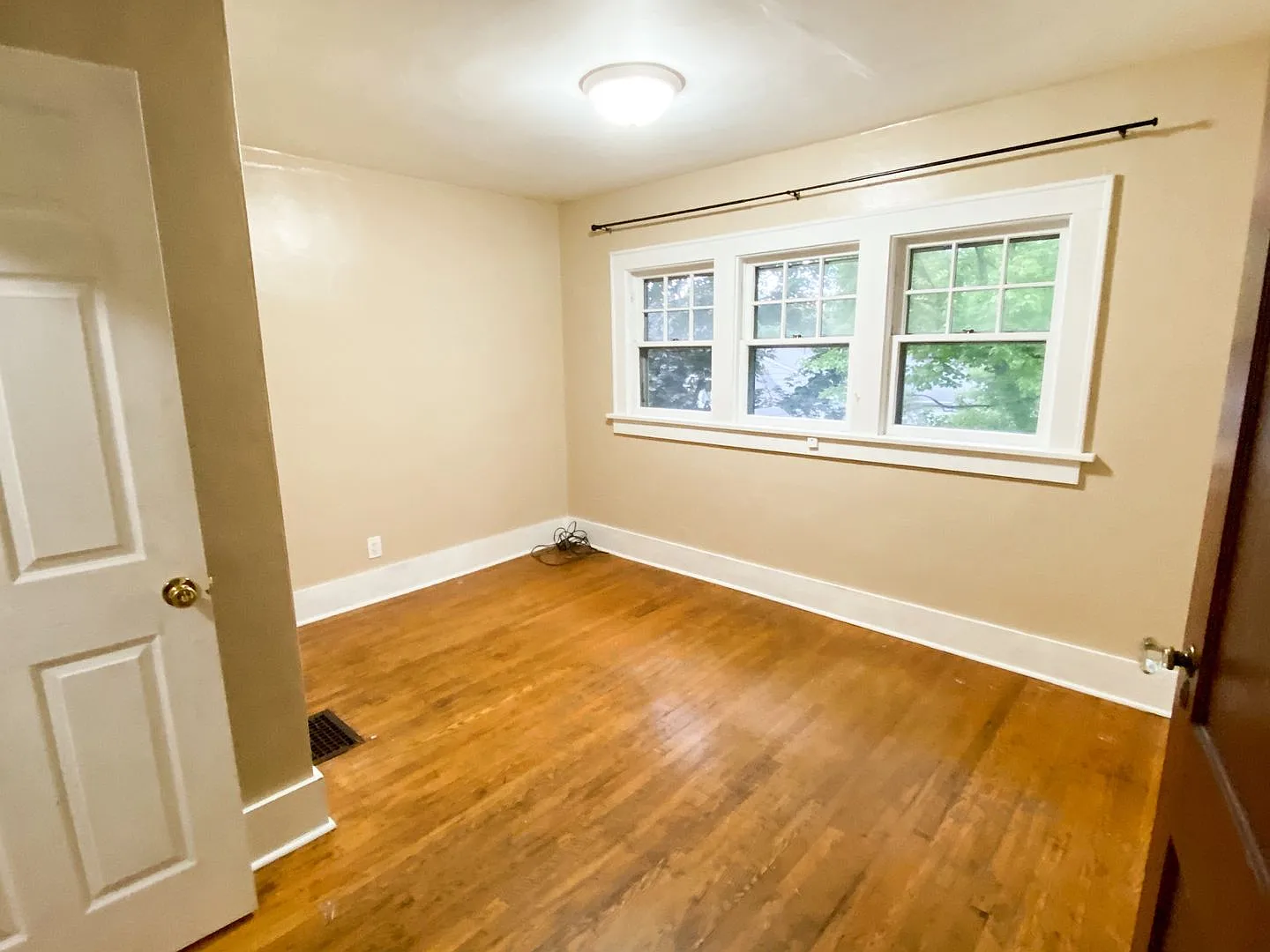279 Crum Ct — Photo 4