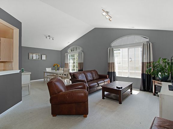 4th image of 1882 Wisteria Dr #1882