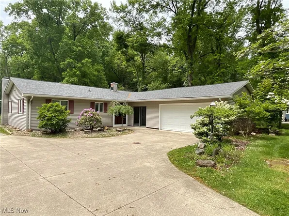 5740 Bradley Rd, North Olmsted, OH 44070