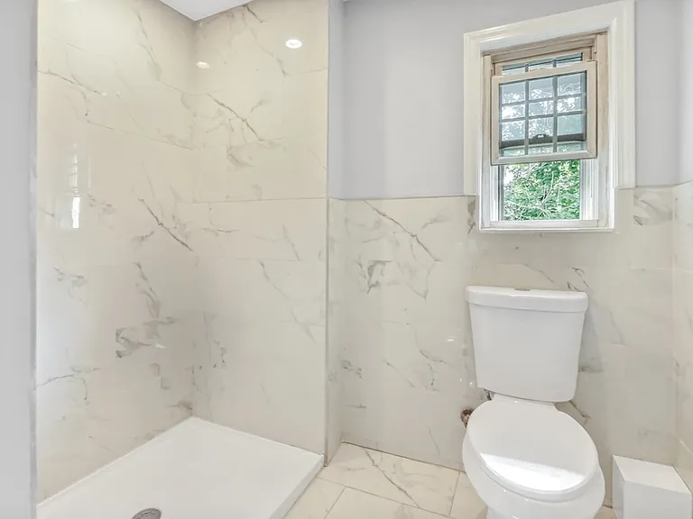 6 Bush Ave — Photo 13