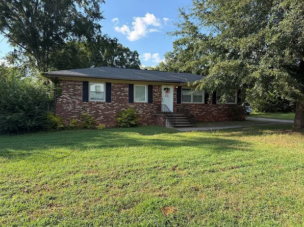 106 Old Farm Rd, Moore, SC 29369