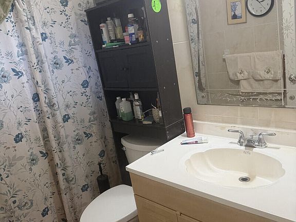 5th image of 15100 NE 13th Avenue